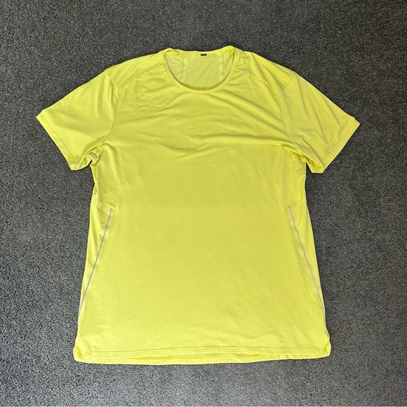 Men’s Lululemon Run Vent Tech Athletic T Shirt Reflective Details Size Large - Picture 2 of 7